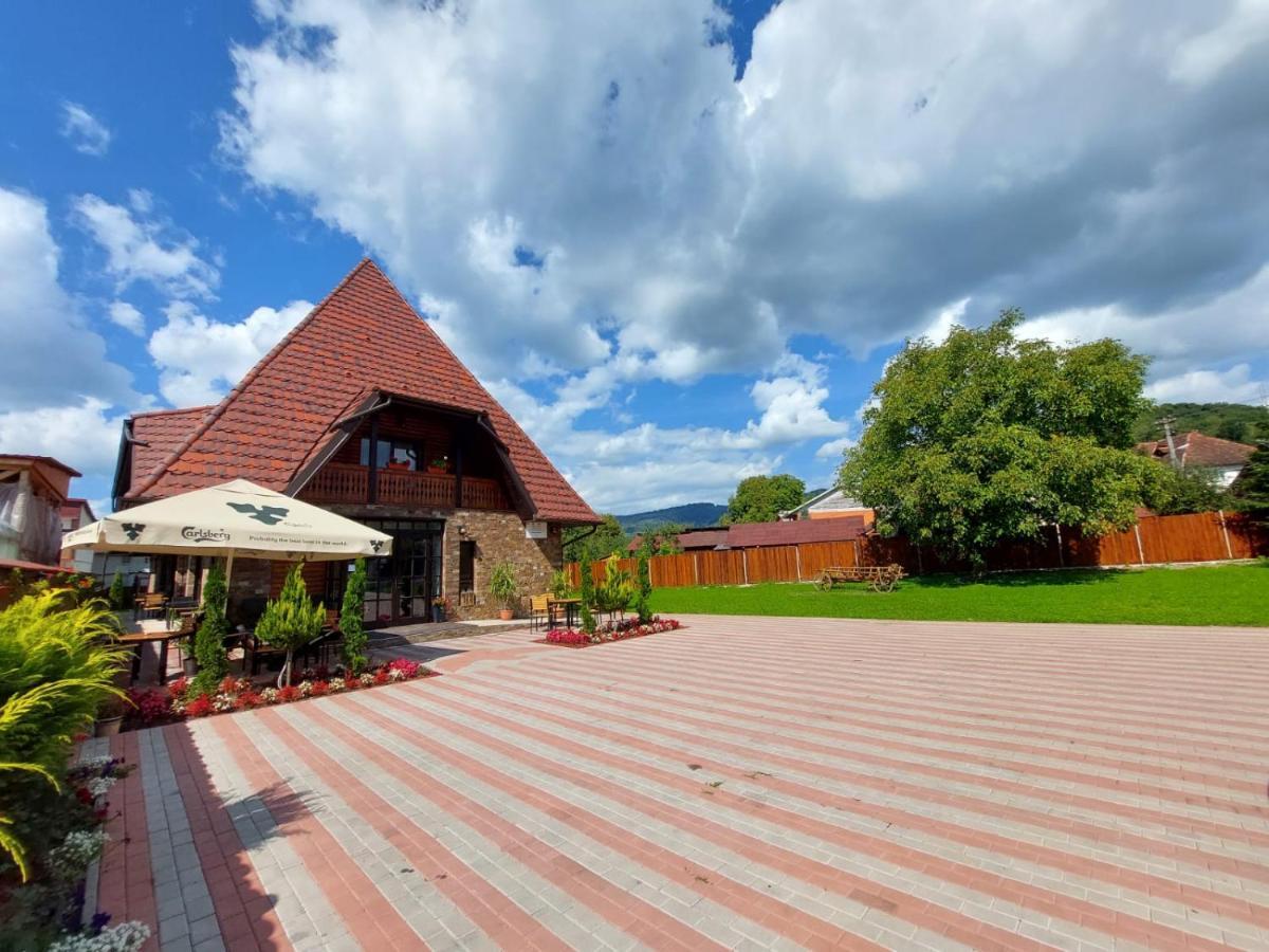Piatra Soimului Hotel Vişeu de Sus Exterior foto